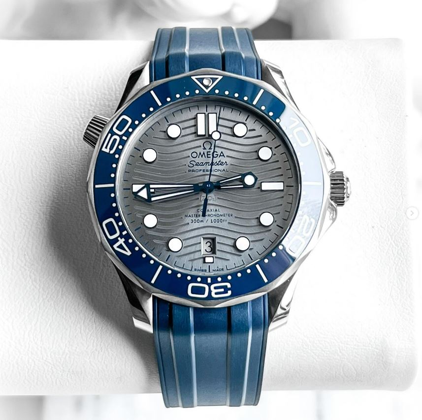 Omega Seamaster grey way